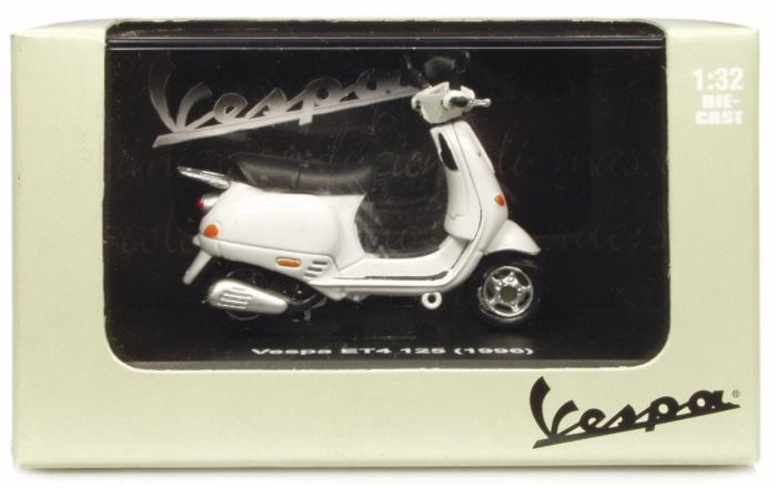 Model Vespa ET4 (1996), white