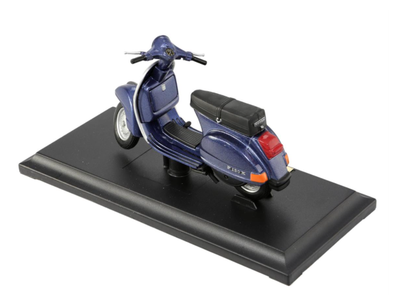 Model Vespa P150X (1978), blue