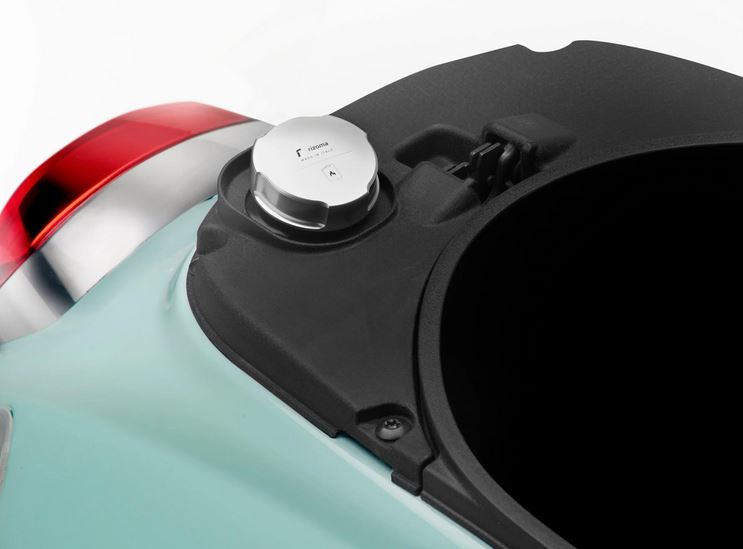 Tank cap RIZOMA for Vespa, silver