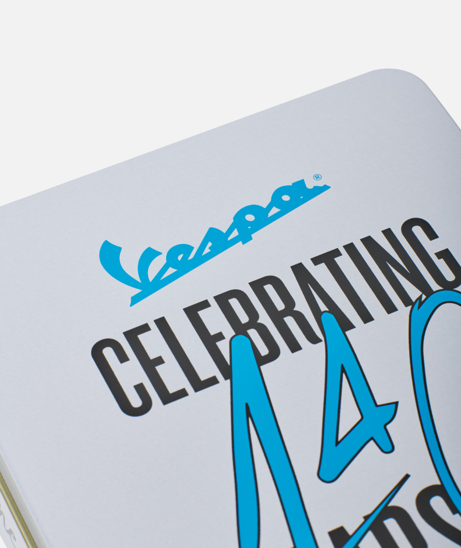 Vespa gift box "140 years of Piaggio"