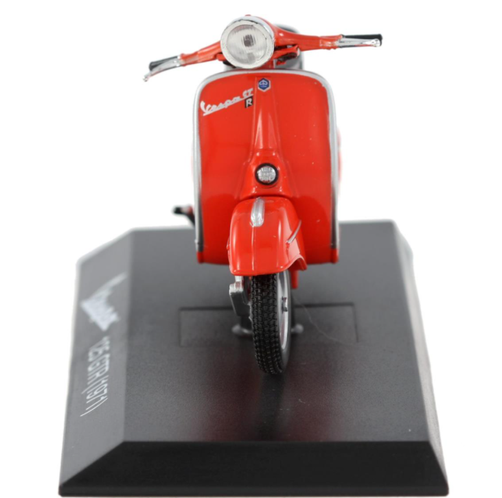 Model Vespa 125 GTR (1968), red