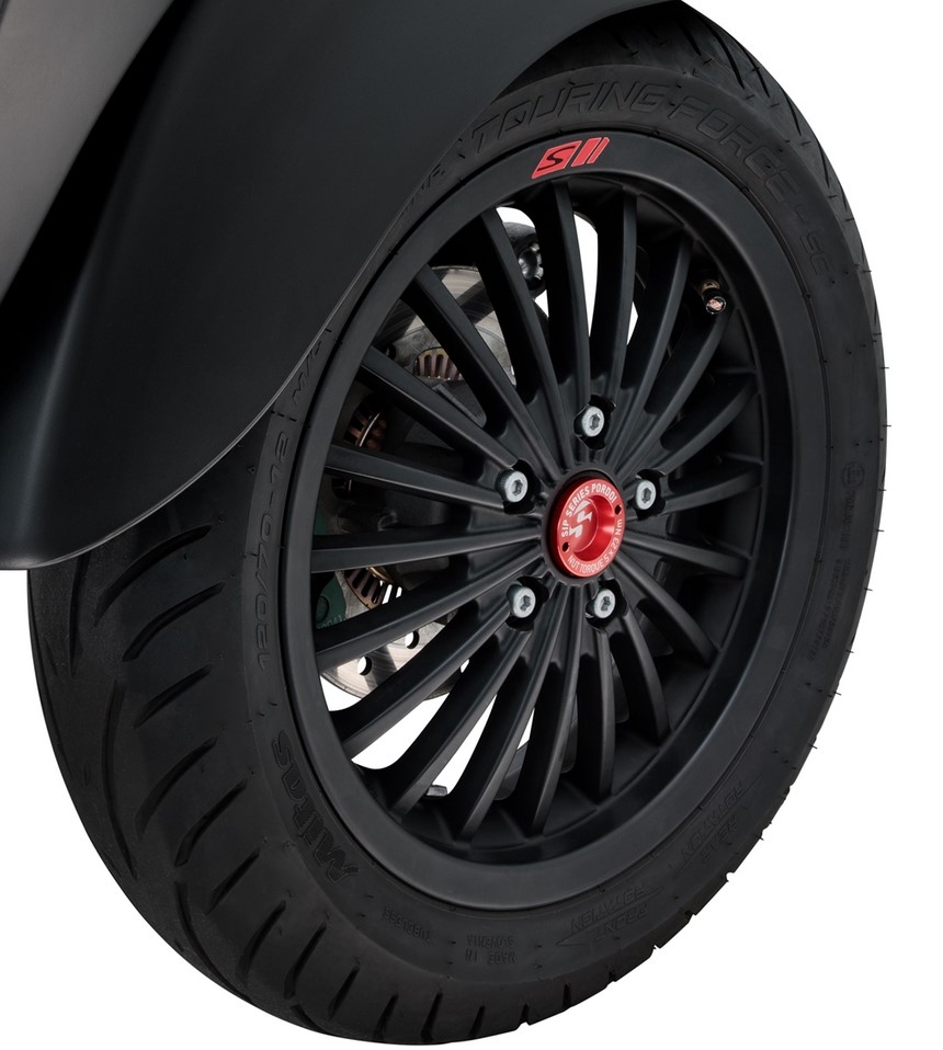 Dust cap 13" rim front for Vespa GTS/GTS Super/GTV/GT 125-300cc, red